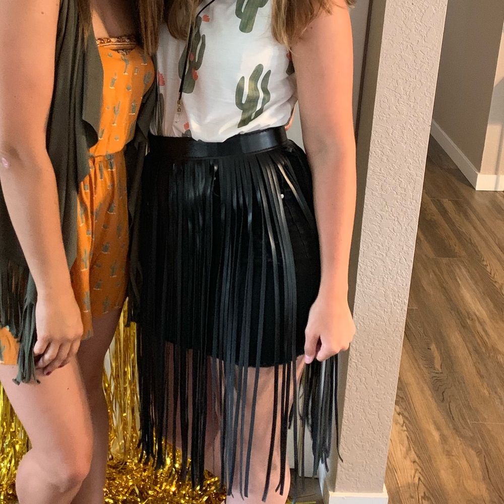 • Black Leather Fringe Belt Skirt •